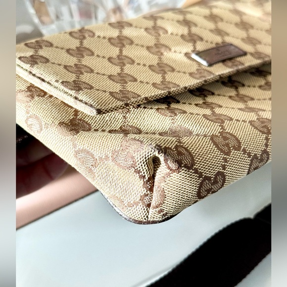 Gucci Belt Bag / Chest Bag - Picture 3 of 13